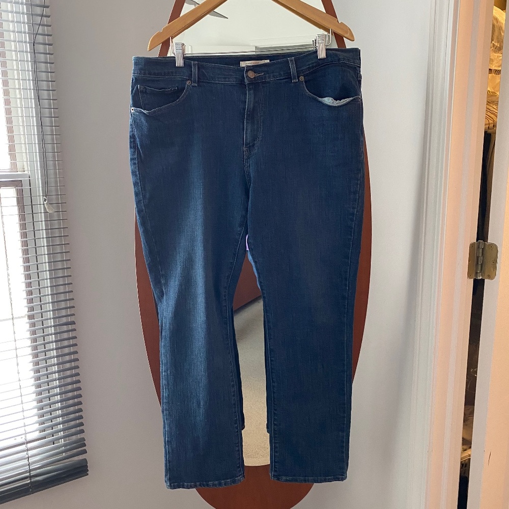 Levi’s blue jeans classic straight  size 18